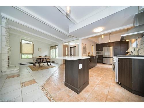 122 Balmoral Drive, Brantford, ON - Indoor Photo Showing Kitchen