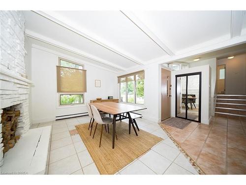 122 Balmoral Drive, Brantford, ON - Indoor Photo Showing Dining Room