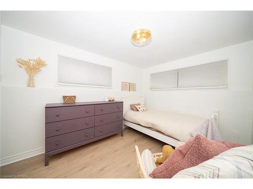 122 Balmoral Drive, Brantford, ON - Indoor Photo Showing Bedroom