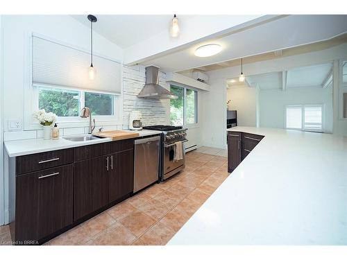 122 Balmoral Drive, Brantford, ON - Indoor Photo Showing Kitchen