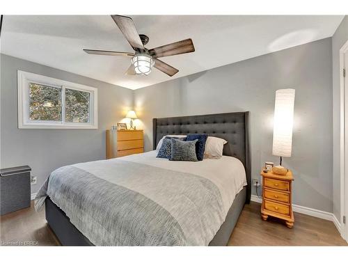 122 Gillin Road, Brantford, ON - Indoor Photo Showing Bedroom