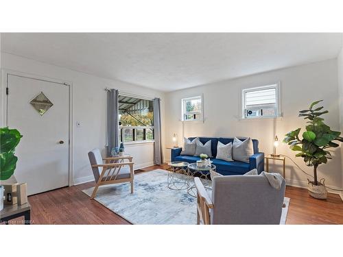 139 Baldwin Avenue, Brantford, ON - Indoor Photo Showing Living Room