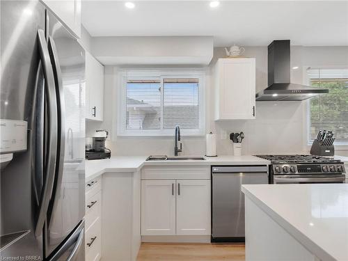 48 Palm Crescent, Brantford, ON - Indoor Photo Showing Kitchen With Upgraded Kitchen