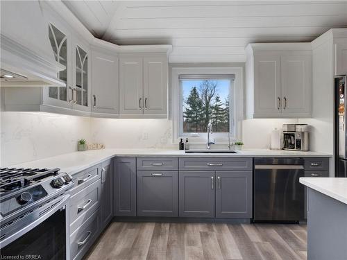 235 Oakland Road, Scotland, ON - Indoor Photo Showing Kitchen With Stainless Steel Kitchen With Upgraded Kitchen