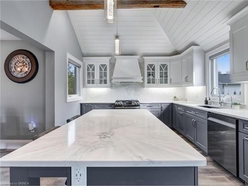 235 Oakland Road, Scotland, ON - Indoor Photo Showing Kitchen With Upgraded Kitchen