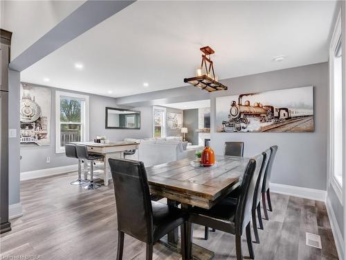 235 Oakland Road, Scotland, ON - Indoor Photo Showing Dining Room