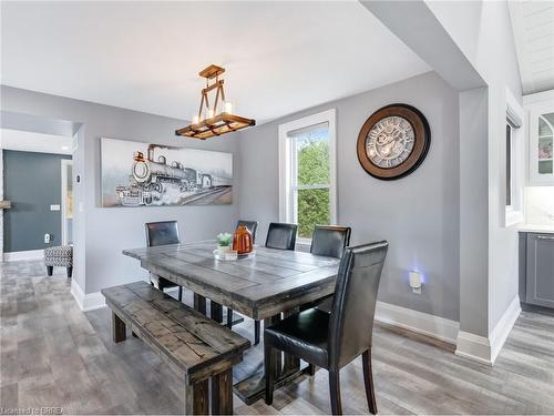 235 Oakland Road, Scotland, ON - Indoor Photo Showing Dining Room