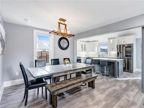 235 Oakland Road, Scotland, ON - Indoor Photo Showing Dining Room