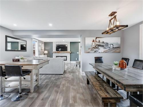 235 Oakland Road, Scotland, ON - Indoor Photo Showing Dining Room