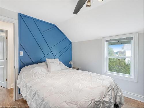 235 Oakland Road, Scotland, ON - Indoor Photo Showing Bedroom