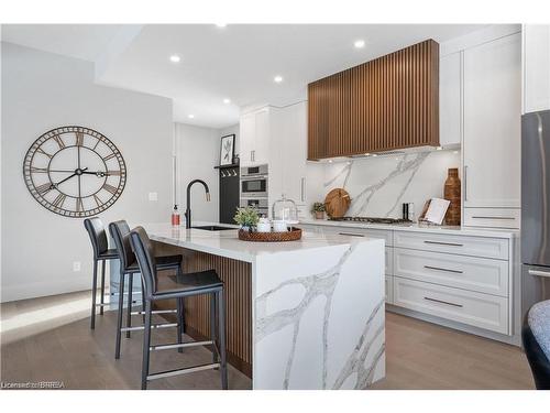 155 Parkside Drive, Brantford, ON - Indoor Photo Showing Kitchen With Upgraded Kitchen