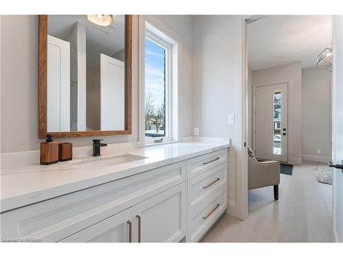 155 Parkside Drive, Brantford, ON - Indoor Photo Showing Bathroom