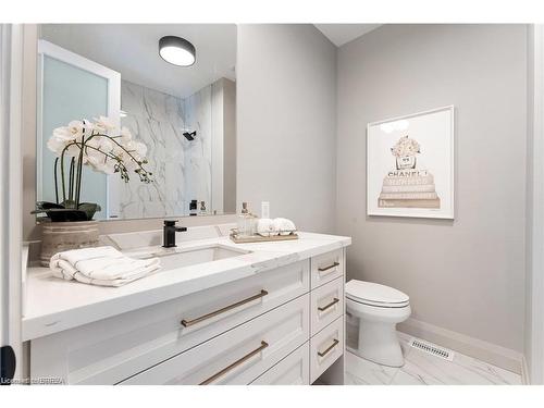 155 Parkside Drive, Brantford, ON - Indoor Photo Showing Bathroom