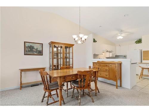 19-24 Griffiths Drive, Paris, ON - Indoor Photo Showing Dining Room