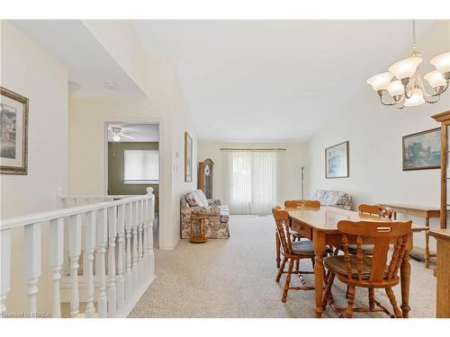 19-24 Griffiths Drive, Paris, ON - Indoor Photo Showing Dining Room