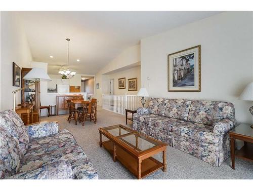 19-24 Griffiths Drive, Paris, ON - Indoor Photo Showing Living Room