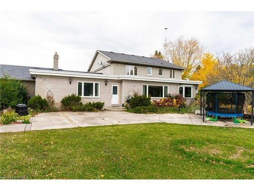 60 Highland Drive, Brantford, ON - Outdoor