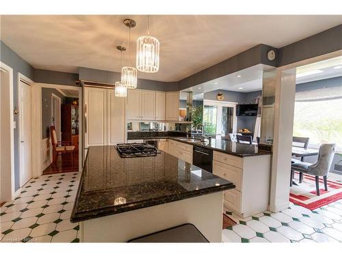 60 Highland Drive, Brantford, ON - Indoor Photo Showing Kitchen