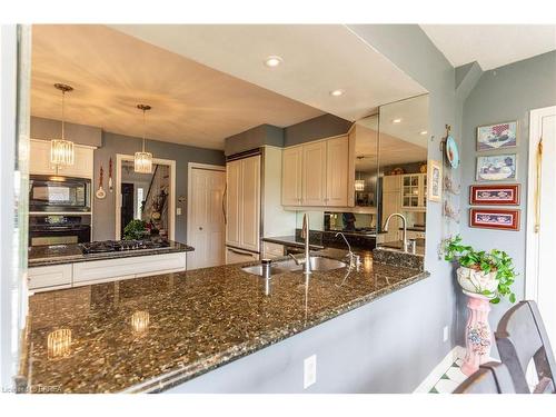 60 Highland Drive, Brantford, ON - Indoor Photo Showing Kitchen