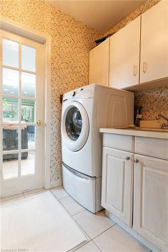 60 Highland Drive, Brantford, ON - Indoor Photo Showing Laundry Room