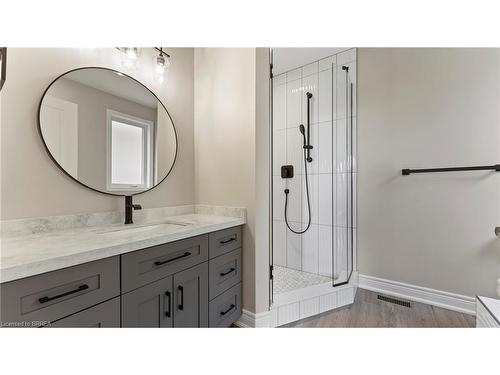 30 Hare Street, Waterford, ON - Indoor Photo Showing Bathroom