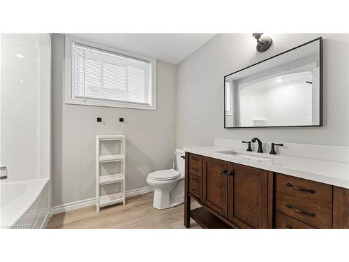 30 Hare Street, Waterford, ON - Indoor Photo Showing Bathroom