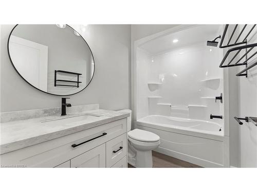 30 Hare Street, Waterford, ON - Indoor Photo Showing Bathroom