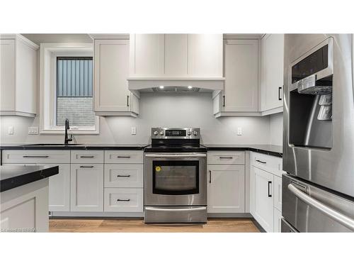 30 Hare Street, Waterford, ON - Indoor Photo Showing Kitchen With Upgraded Kitchen