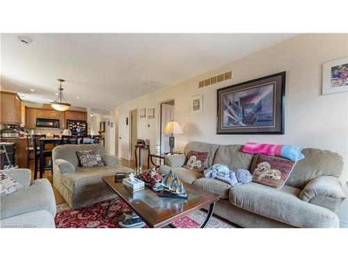 594 Grey Street, Brantford, ON - Indoor Photo Showing Living Room