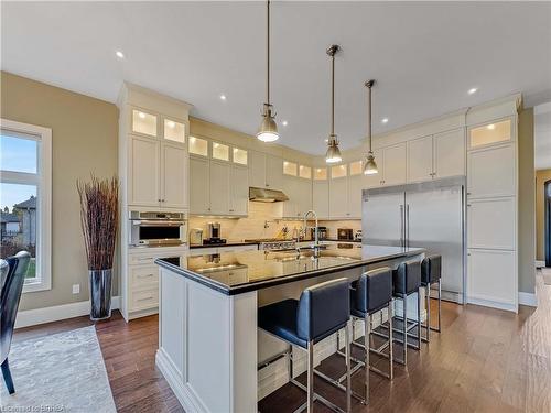 21 Westlake Boulevard, Brantford, ON - Indoor Photo Showing Kitchen With Upgraded Kitchen