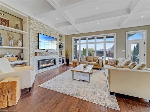 21 Westlake Boulevard, Brantford, ON - Indoor Photo Showing Living Room With Fireplace