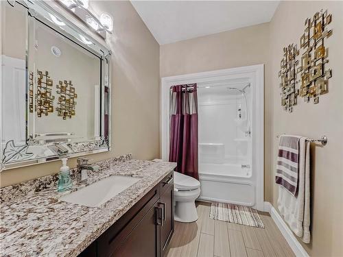 21 Westlake Boulevard, Brantford, ON - Indoor Photo Showing Bathroom