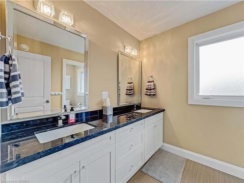 21 Westlake Boulevard, Brantford, ON - Indoor Photo Showing Bathroom