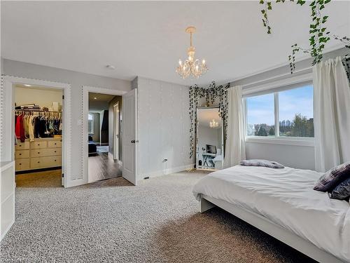 21 Westlake Boulevard, Brantford, ON - Indoor Photo Showing Bedroom