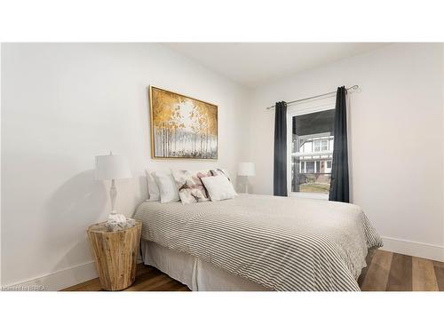 224 Sydenham Street, Brantford, ON - Indoor Photo Showing Bedroom