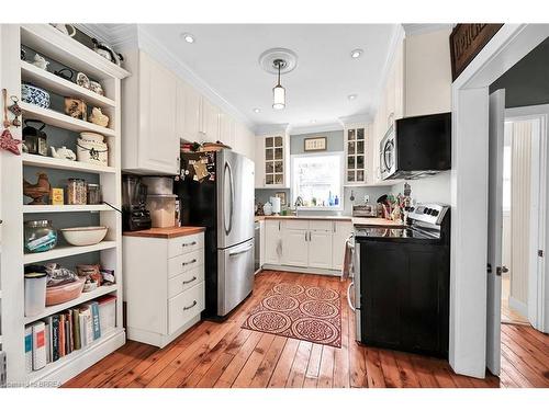 40 Locke Street S, Hamilton, ON - Indoor Photo Showing Kitchen