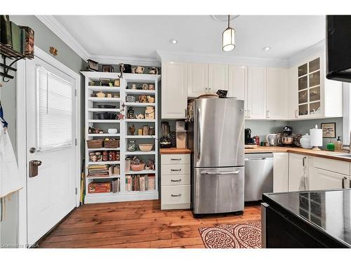 40 Locke Street S, Hamilton, ON - Indoor Photo Showing Kitchen