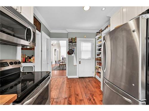 40 Locke Street S, Hamilton, ON - Indoor Photo Showing Kitchen