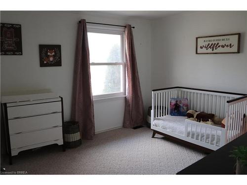 11-144 Concession Street E, Tillsonburg, ON - Indoor Photo Showing Bedroom