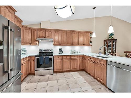 14-633 Park Road N, Brantford, ON - Indoor Photo Showing Kitchen With Double Sink