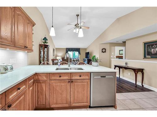 14-633 Park Road N, Brantford, ON - Indoor Photo Showing Kitchen With Double Sink