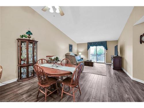 14-633 Park Road N, Brantford, ON - Indoor Photo Showing Dining Room