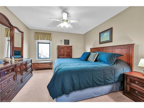 14-633 Park Road N, Brantford, ON - Indoor Photo Showing Bedroom