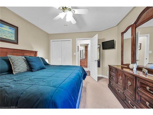 14-633 Park Road N, Brantford, ON - Indoor Photo Showing Bedroom