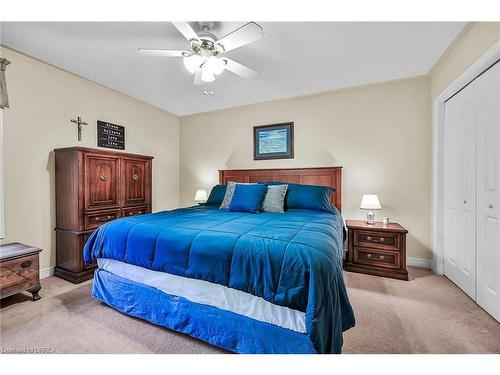 14-633 Park Road N, Brantford, ON - Indoor Photo Showing Bedroom