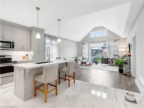 18 Cranberry Crescent, Simcoe, ON - Indoor Photo Showing Kitchen