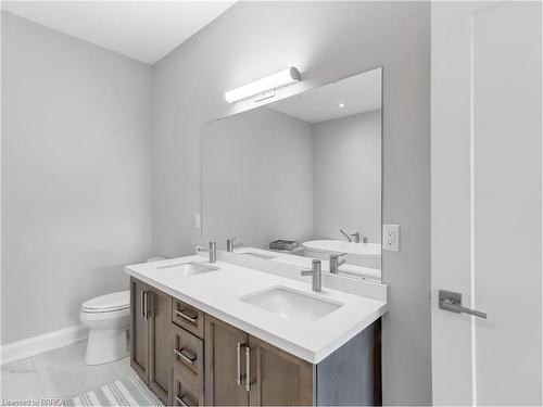 18 Cranberry Crescent, Simcoe, ON - Indoor Photo Showing Bathroom