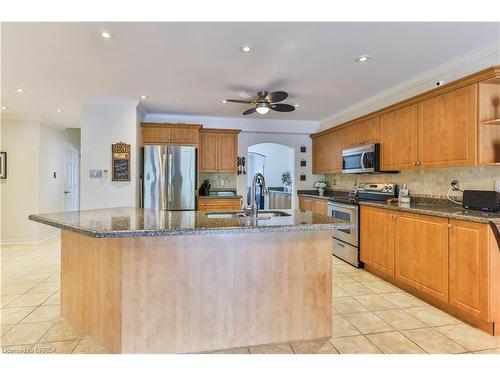 95 Blackburn Drive, Brantford, ON - Indoor Photo Showing Kitchen