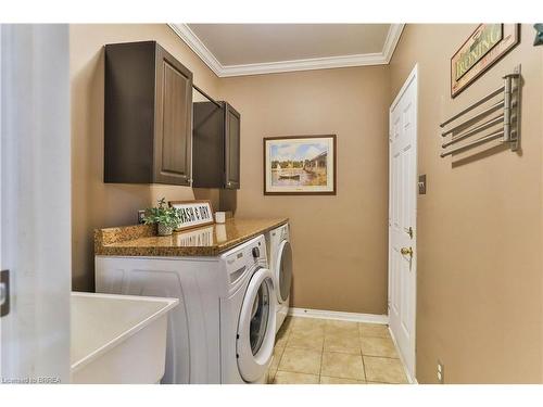 95 Blackburn Drive, Brantford, ON - Indoor Photo Showing Laundry Room