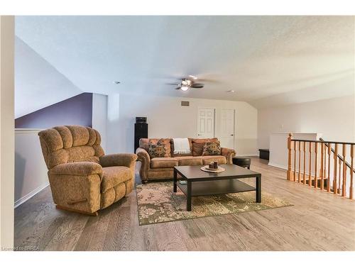 95 Blackburn Drive, Brantford, ON - Indoor Photo Showing Living Room